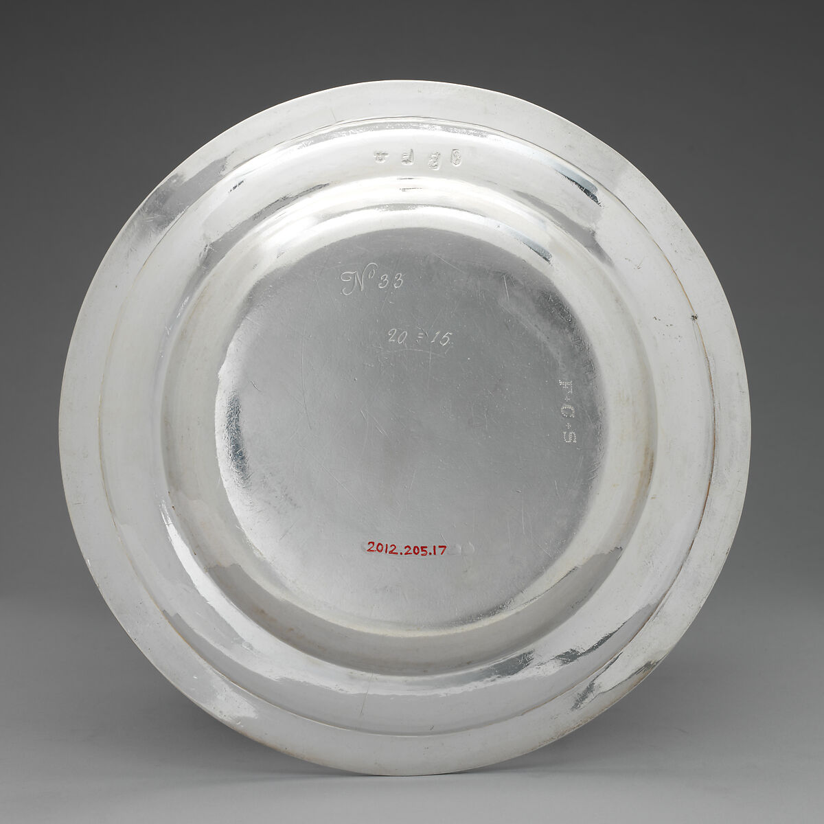 Plate (one of a set of twelve), Thomas Farren (British, active ca. 1707–d. 1743), Silver, British, London