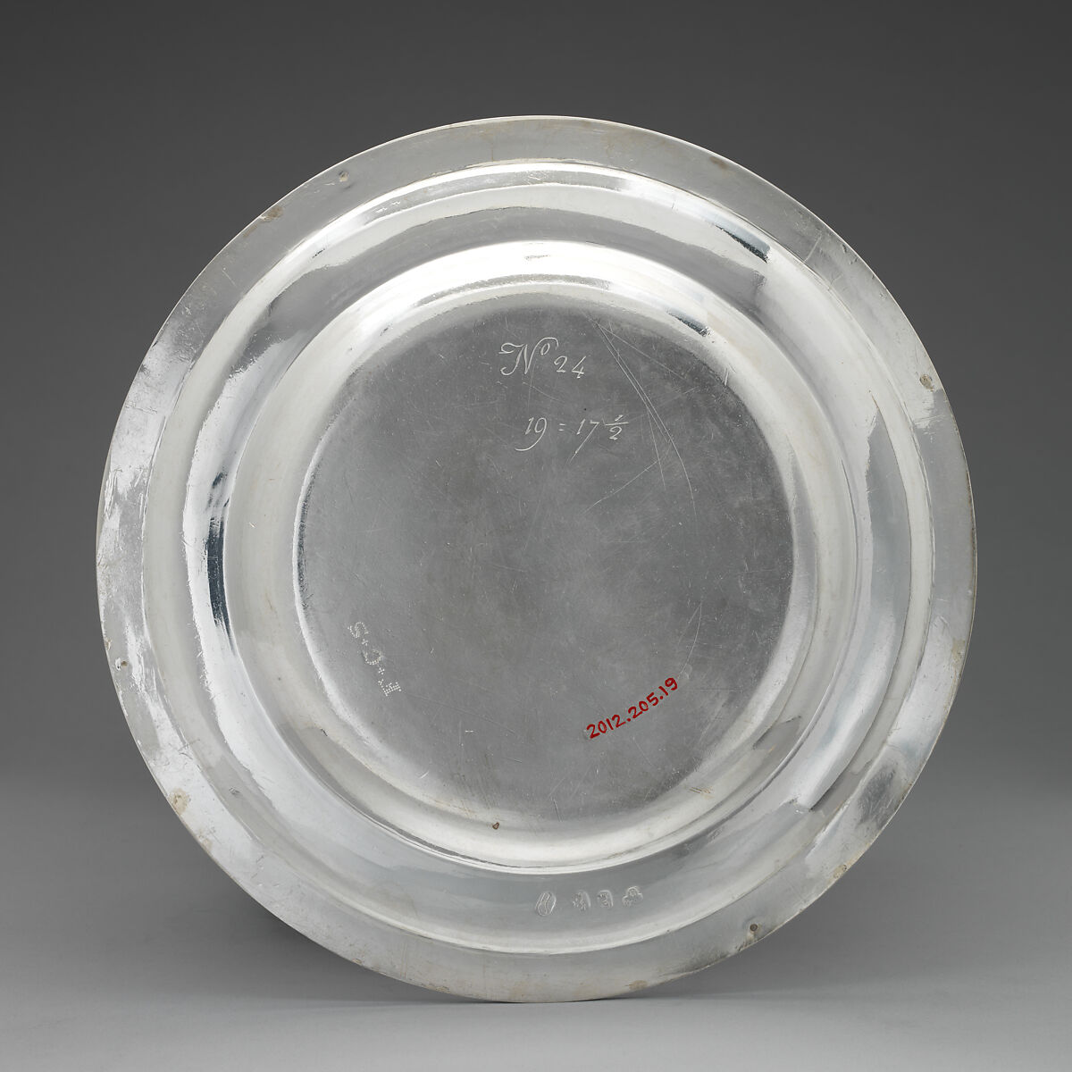 Plate (one of a set of twelve), Thomas Farren (British, active ca. 1707–d. 1743), Silver, British, London 