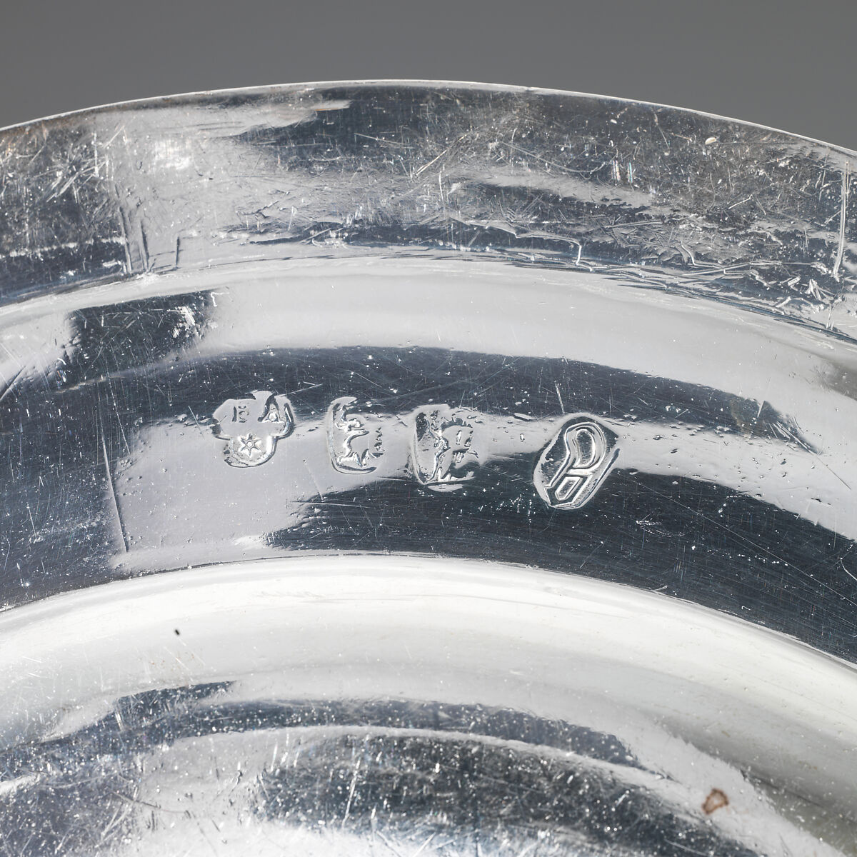 Plate (one of a set of twelve), Thomas Farren (British, active ca. 1707–d. 1743), Silver, British, London