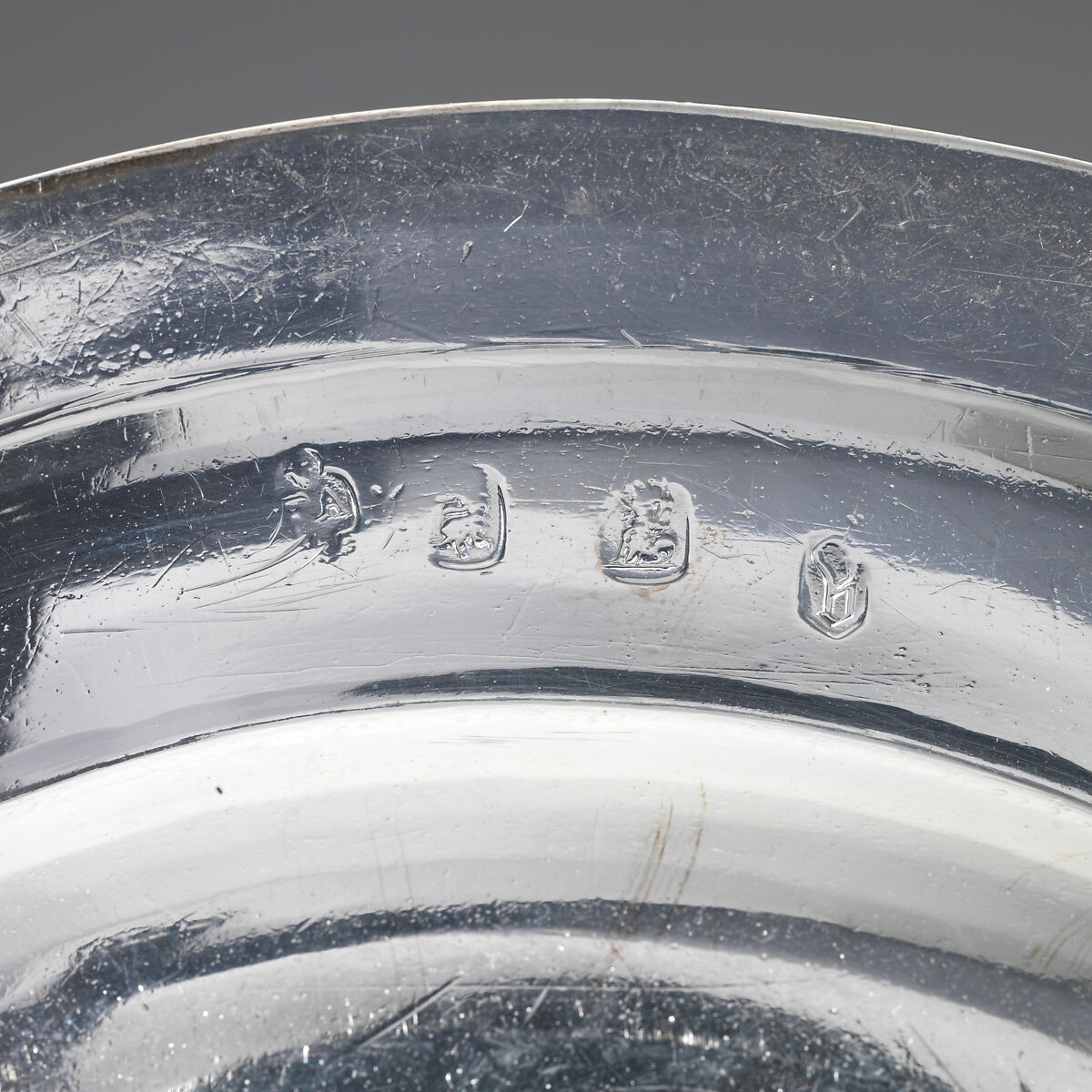 Plate (one of a set of twelve), Thomas Farren (British, active ca. 1707–d. 1743), Silver, British, London