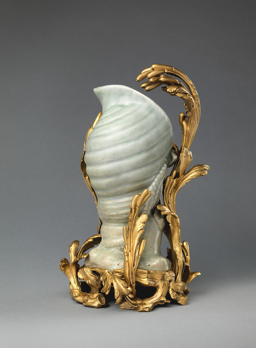 Ewer in the form of a conch shell, Hard-paste porcelain, gilt-bronze mounts, Japanese with French mounts