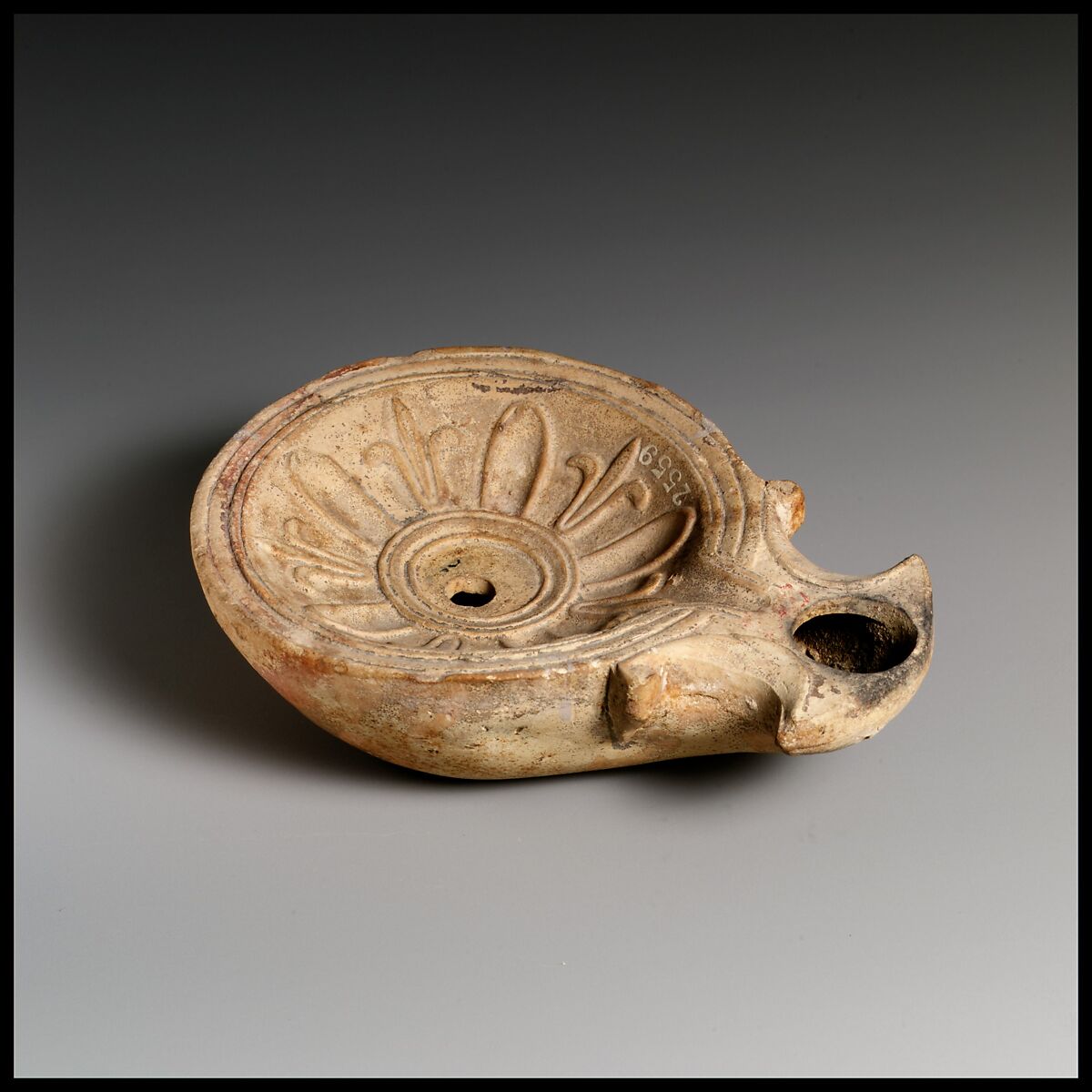 Terracotta oil lamp, Terracotta, Roman