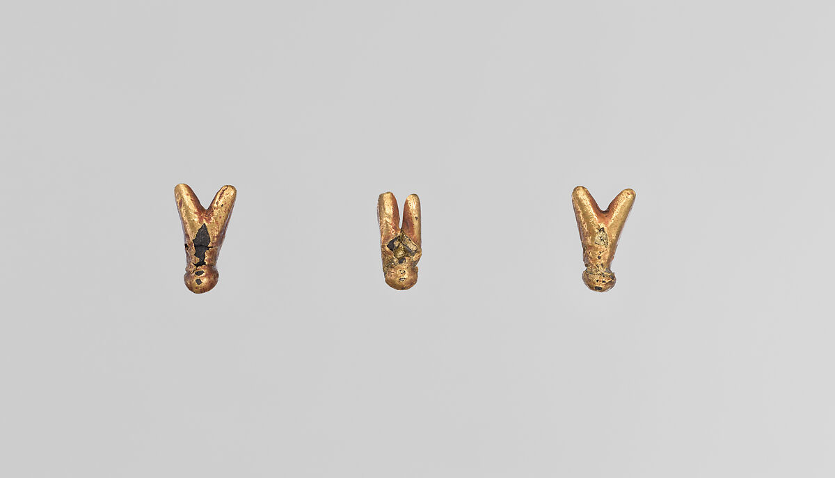 Gold pendant shaped like a fly, Gold, Cypriot