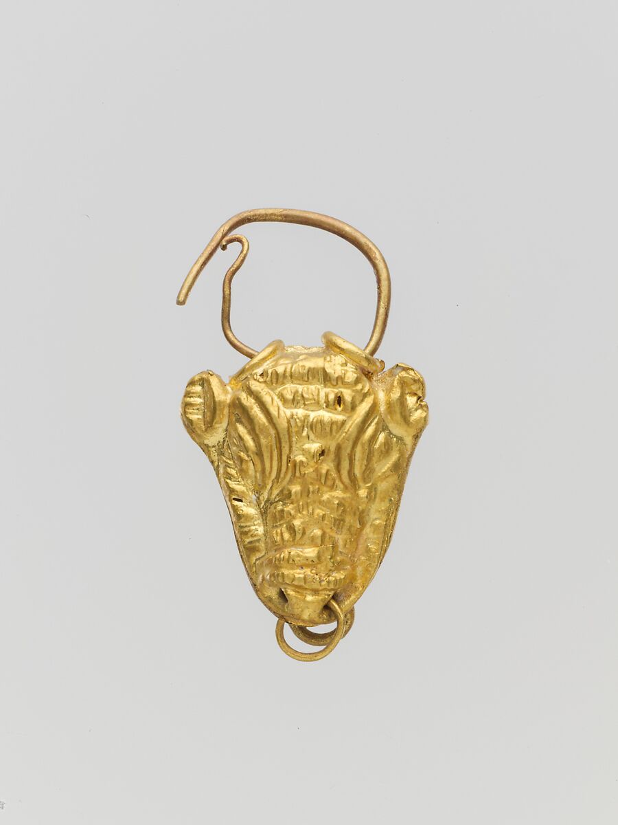 Gold pendant in the form of a bull's head, Gold, Cypriot 