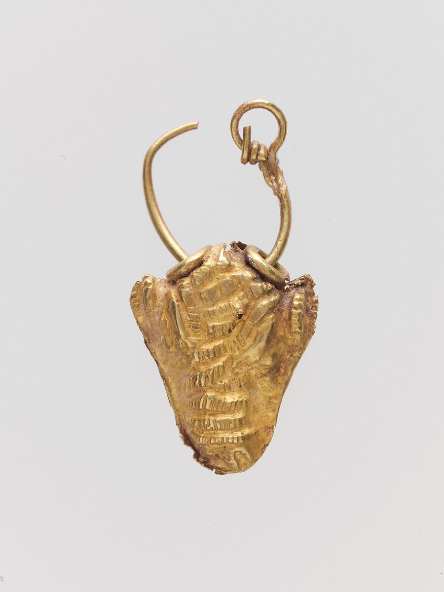 Gold pendant in the form of a bull's head, Gold, Cypriot 