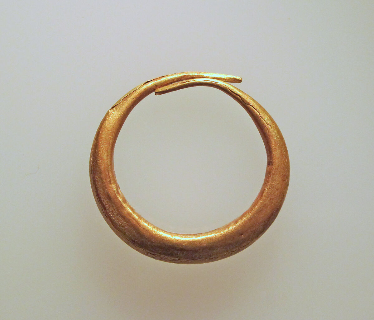 Earring of simple form, Gold, Cypriot 