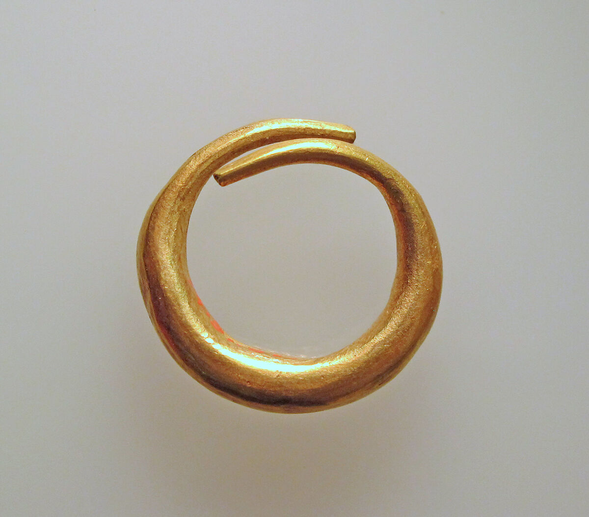 Earring of simple form | Cypriot | The Metropolitan Museum of Art