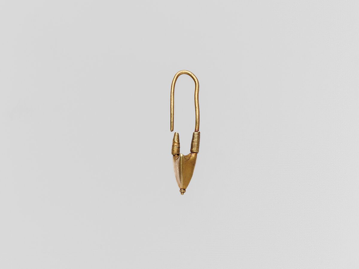 Gold earring with elongated body, Gold, Cypriot 
