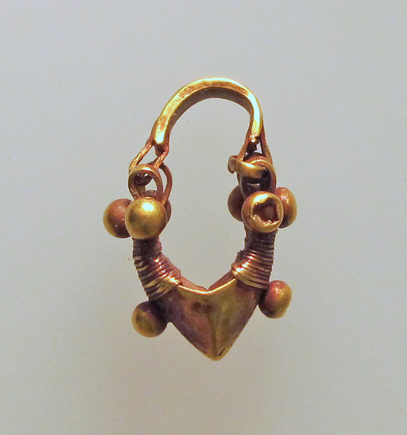 Earring, boat-shaped, Gold, Cypriot 