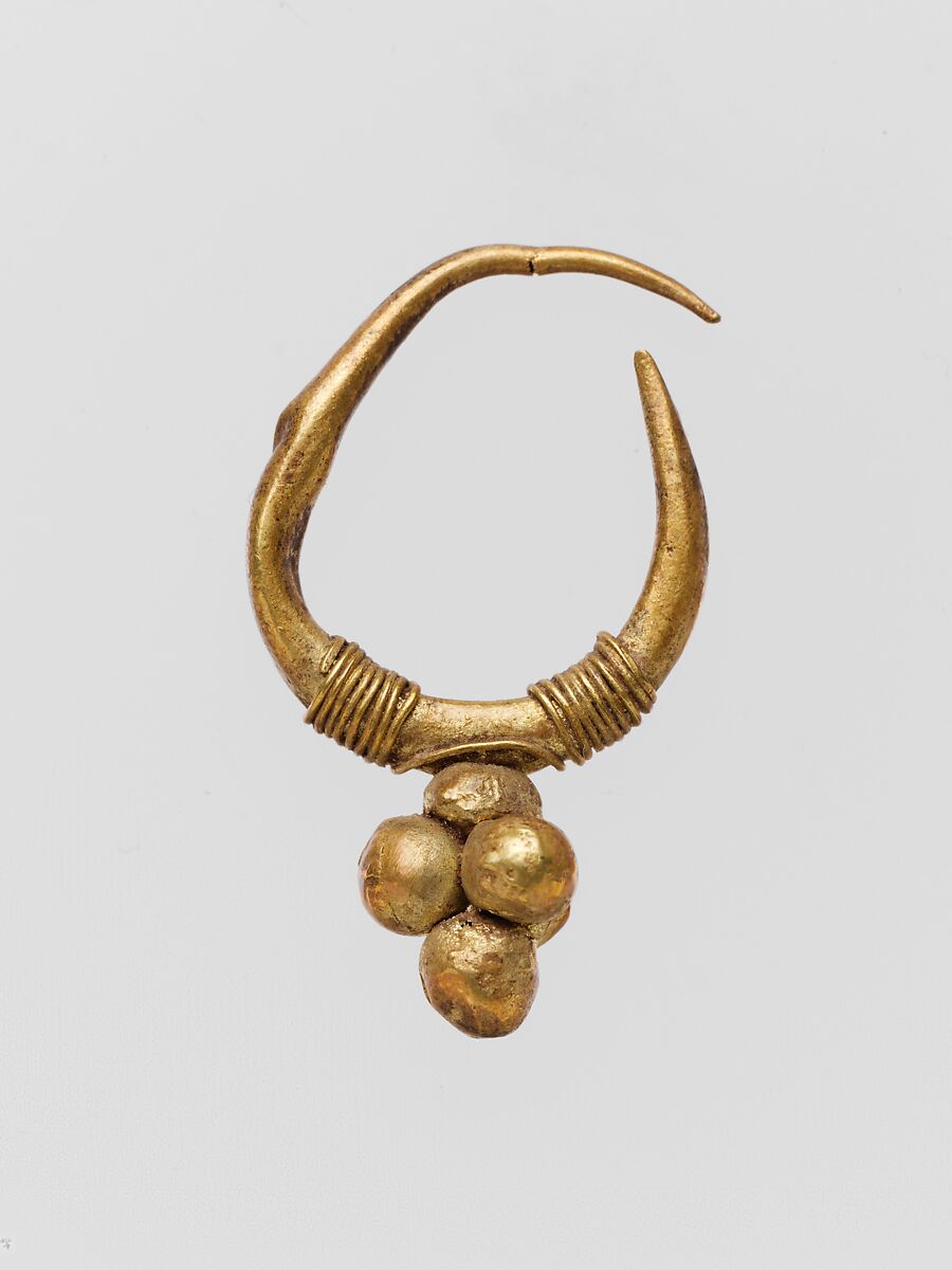 Gold earring with clustered sphere, Gold, Roman 