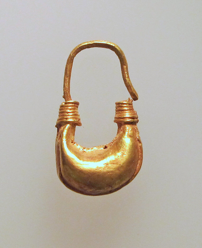 Earring, boat-shaped, Gold, Cypriot 