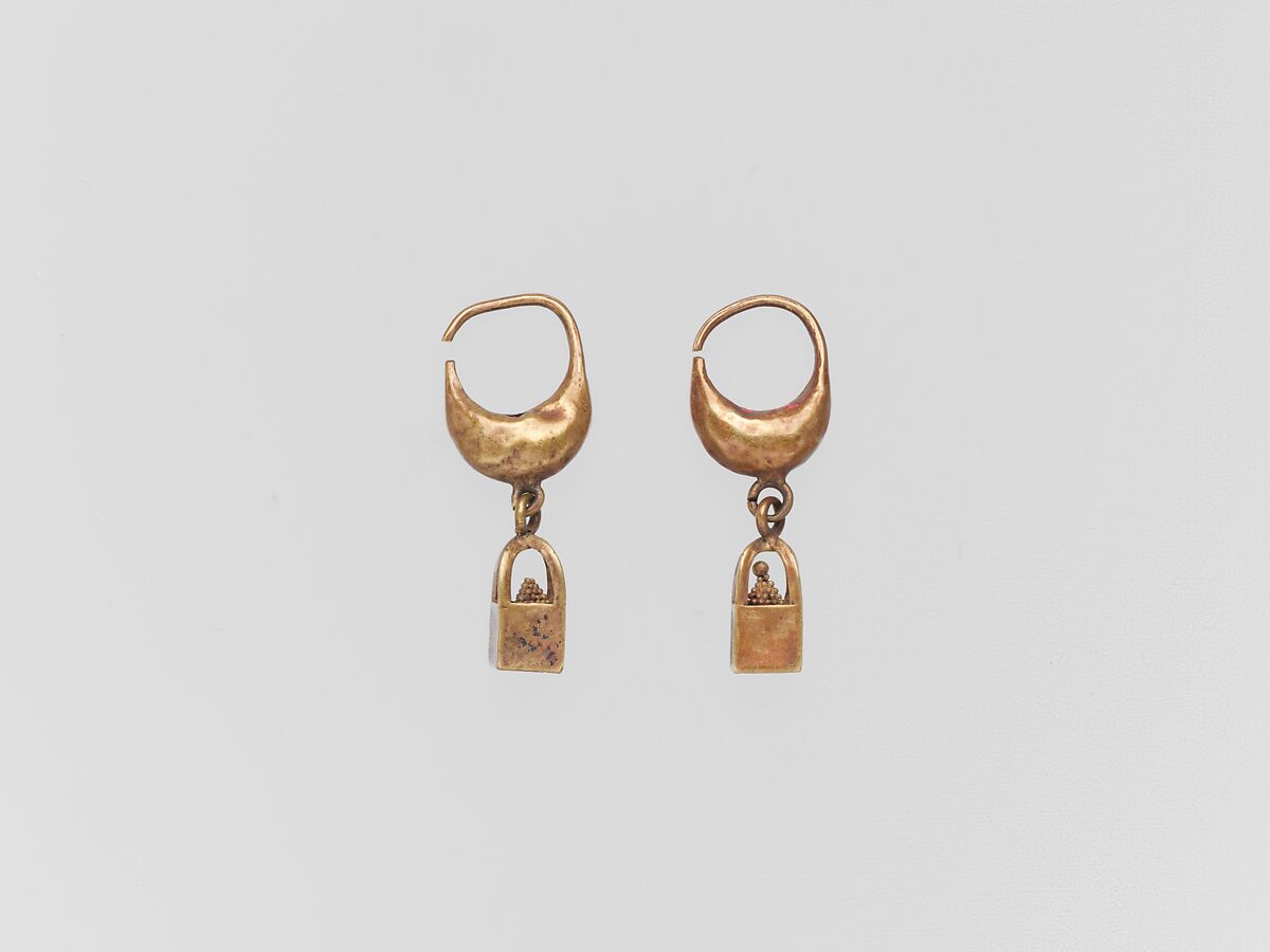 Gold earring with cage and ball pendant, Gold, Cypriot or Phoenician 