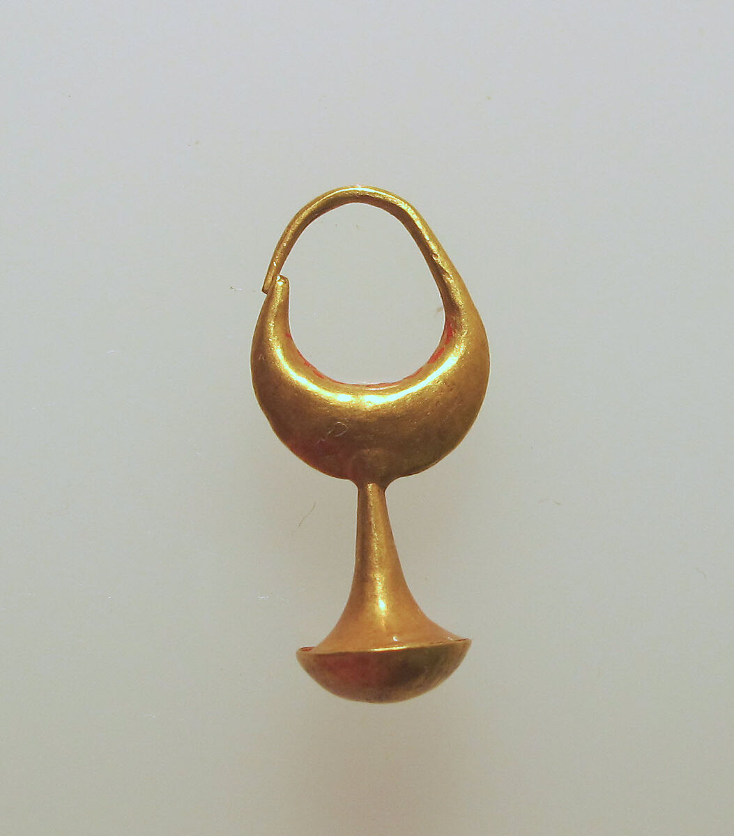 Earring with nail head pendant, 12, Gold, Cypriot 
