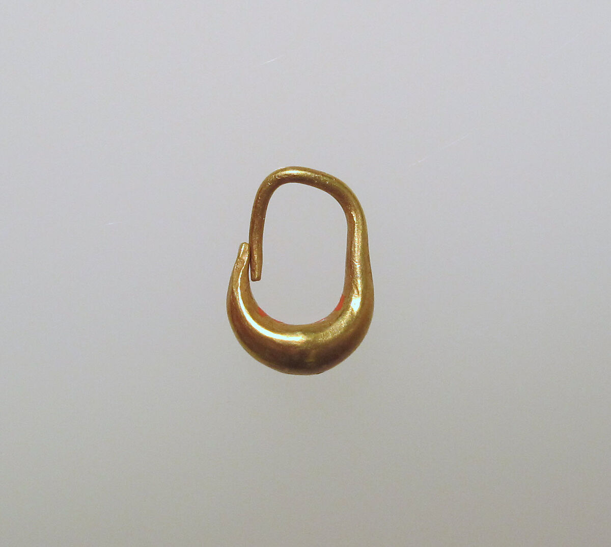 Earring, boat-shaped, Gold, Cypriot 