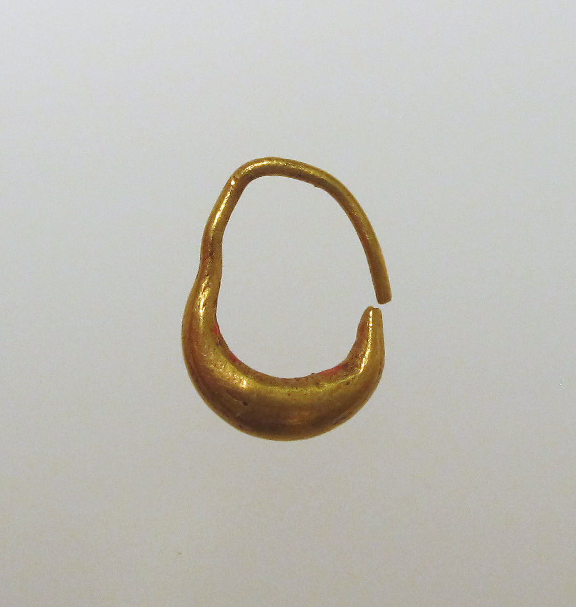 Earring, boat-shaped, Gold, Cypriot 