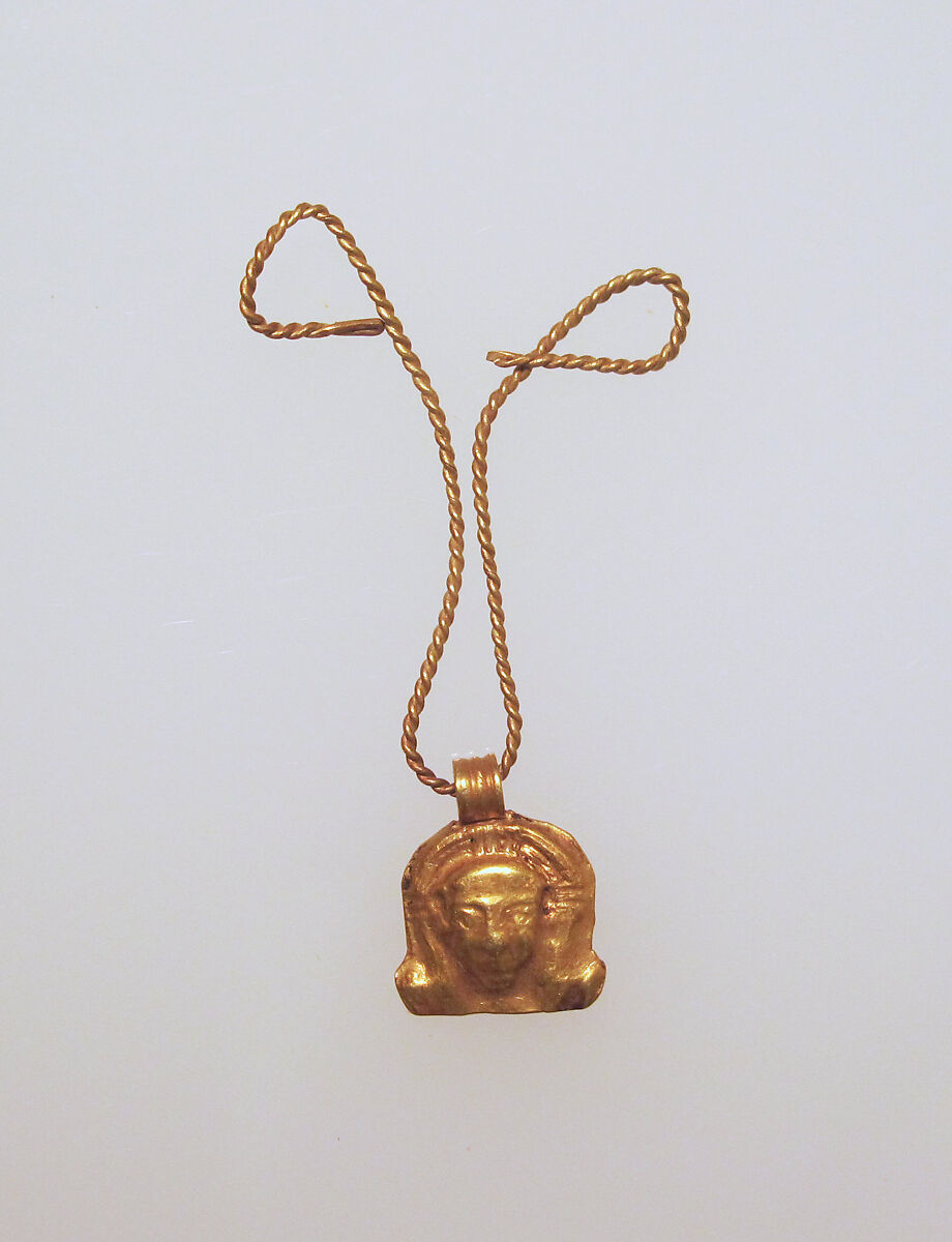 Pendant in the form of Hathor's head, Gold 