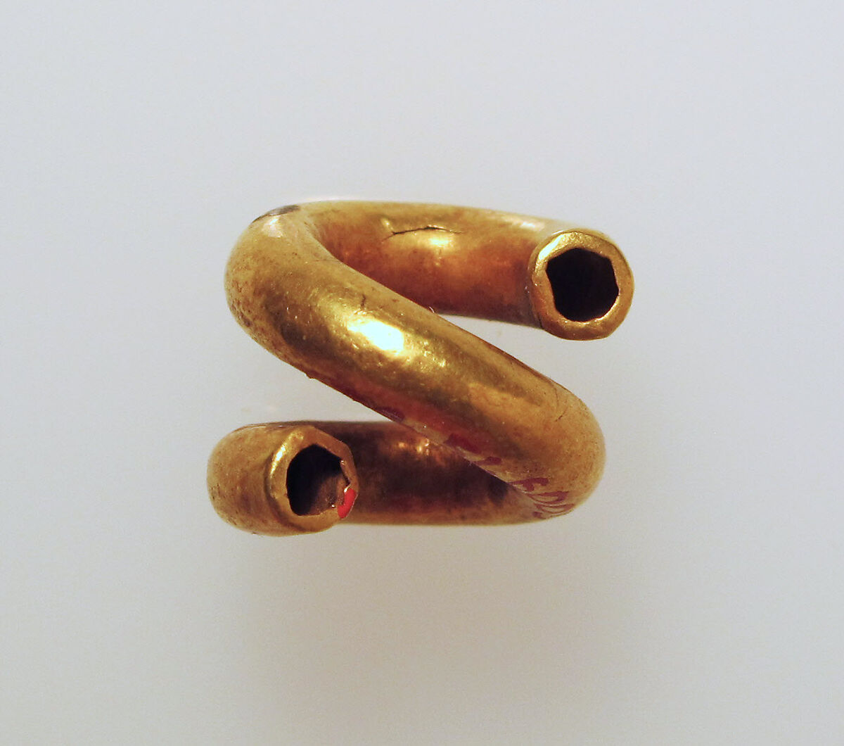 Gold and copper alloy spiral, Gold, Cypriot 