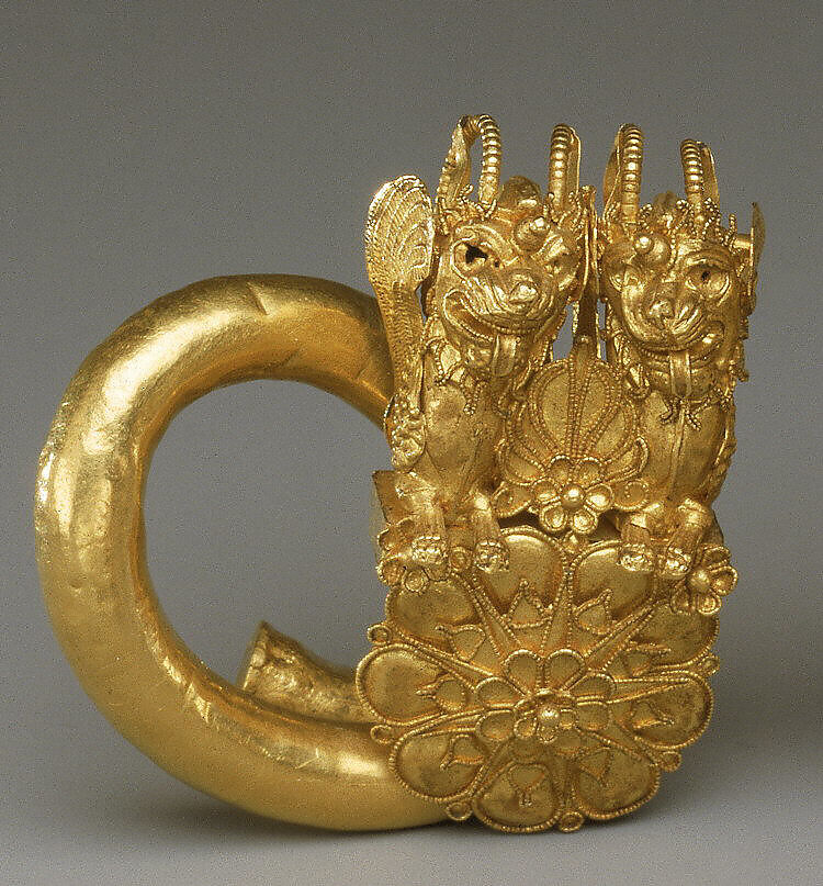 Gold spiral with double lion-griffin-head terminal, Gold, Greek, Cypriot 