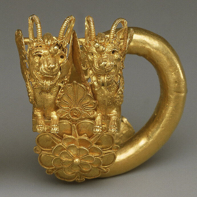 Gold spiral with double lion-griffin-head terminal, Gold, Greek, Cypriot 