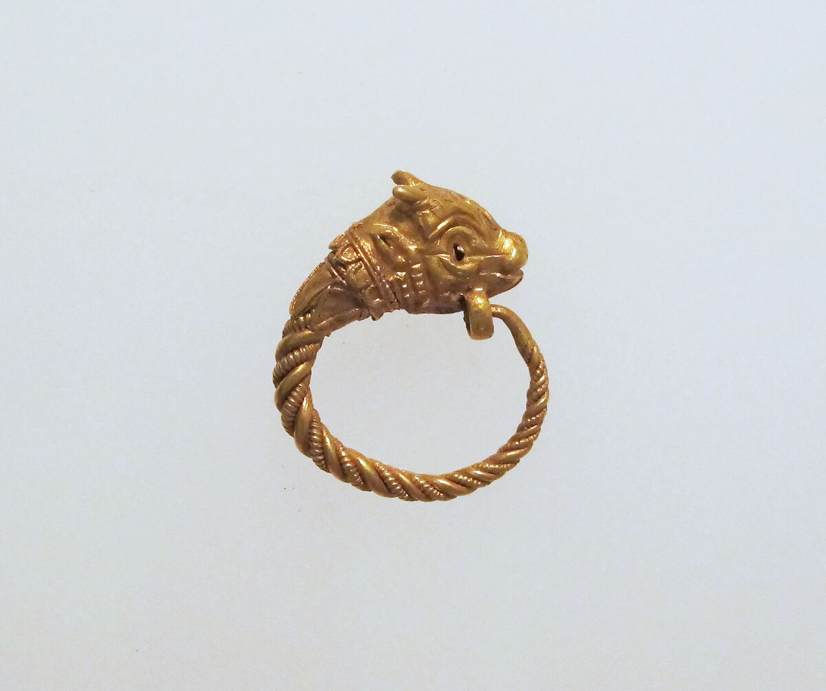 Gold earring with head of a bull, Gold, Greek 