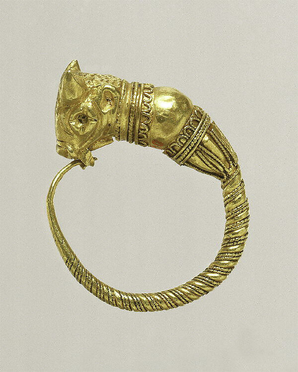 Gold earring with head of a bull, Gold, Cypriot