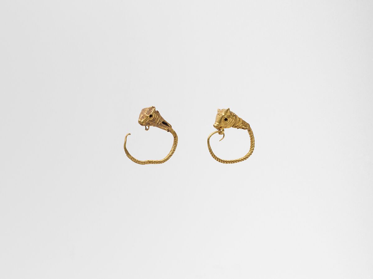 Gold earring with head of a bull, Gold, Greek 