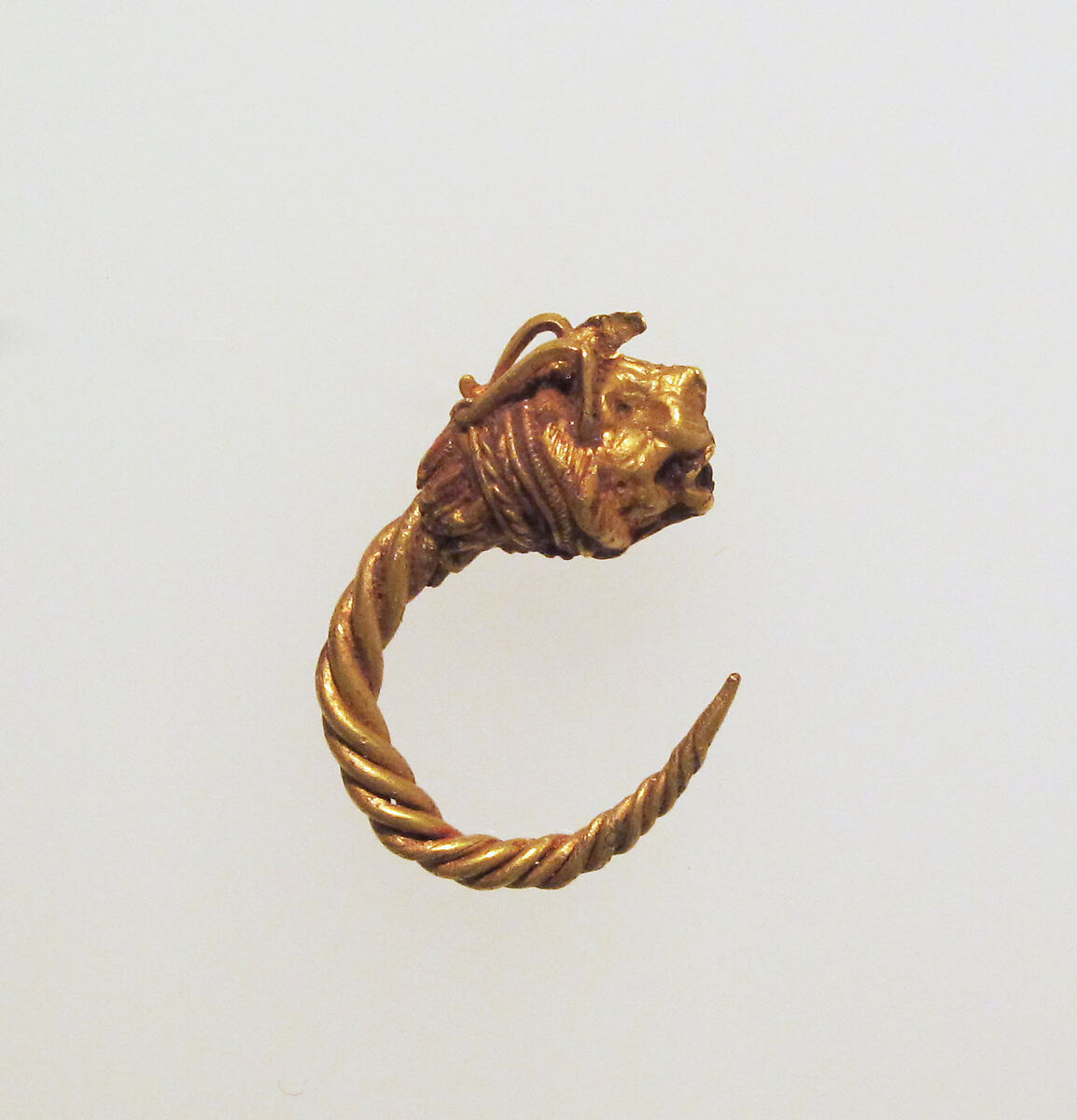 Gold earring with head of a lion, Gold, Greek 