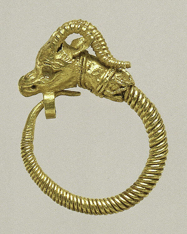 Gold earring with head of an antelope, Gold, Greek 