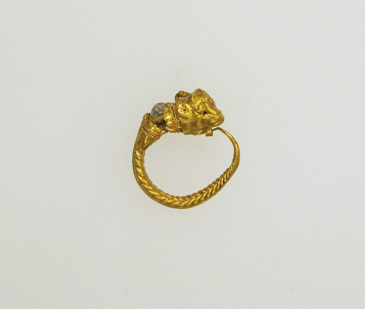 Gold earring with two bulls' heads, Gold, Greek