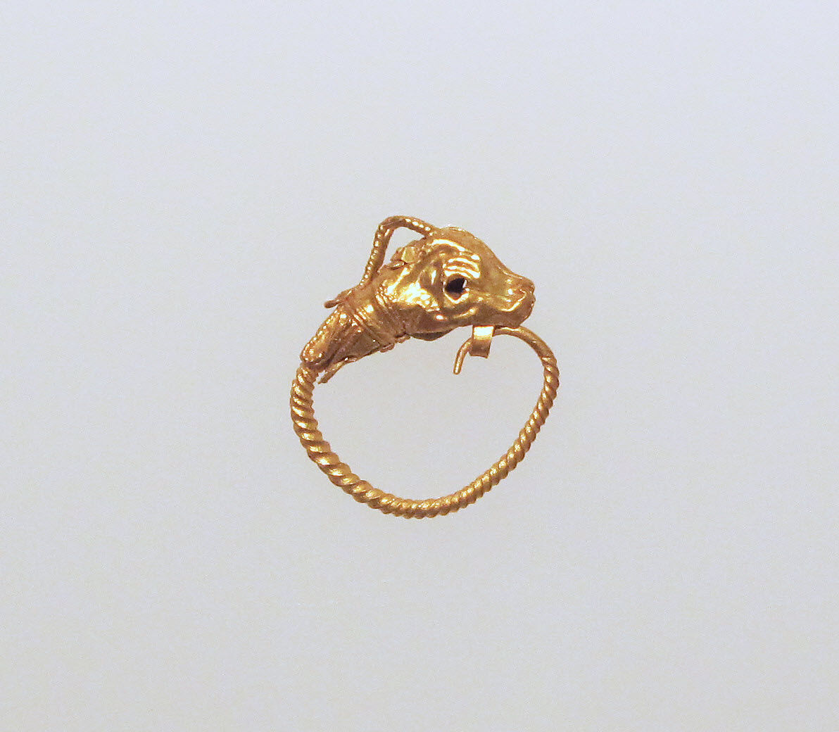 Gold earring with head of an antelope, Gold, Greek 