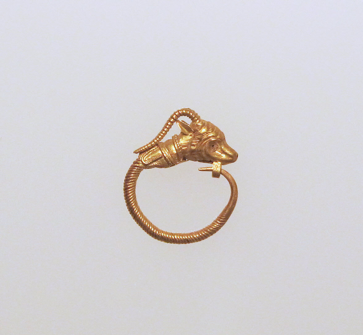 Gold earring with head of an antelope, Gold, Greek 