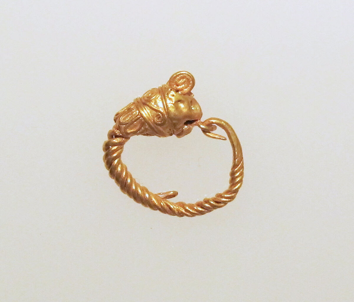 Gold earring with head of a lion, Gold, Greek 