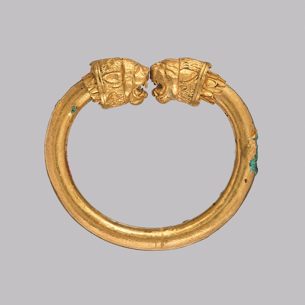 Gold and copper alloy bracelet with lion-head finials, Gold, copper alloy, Cypriot