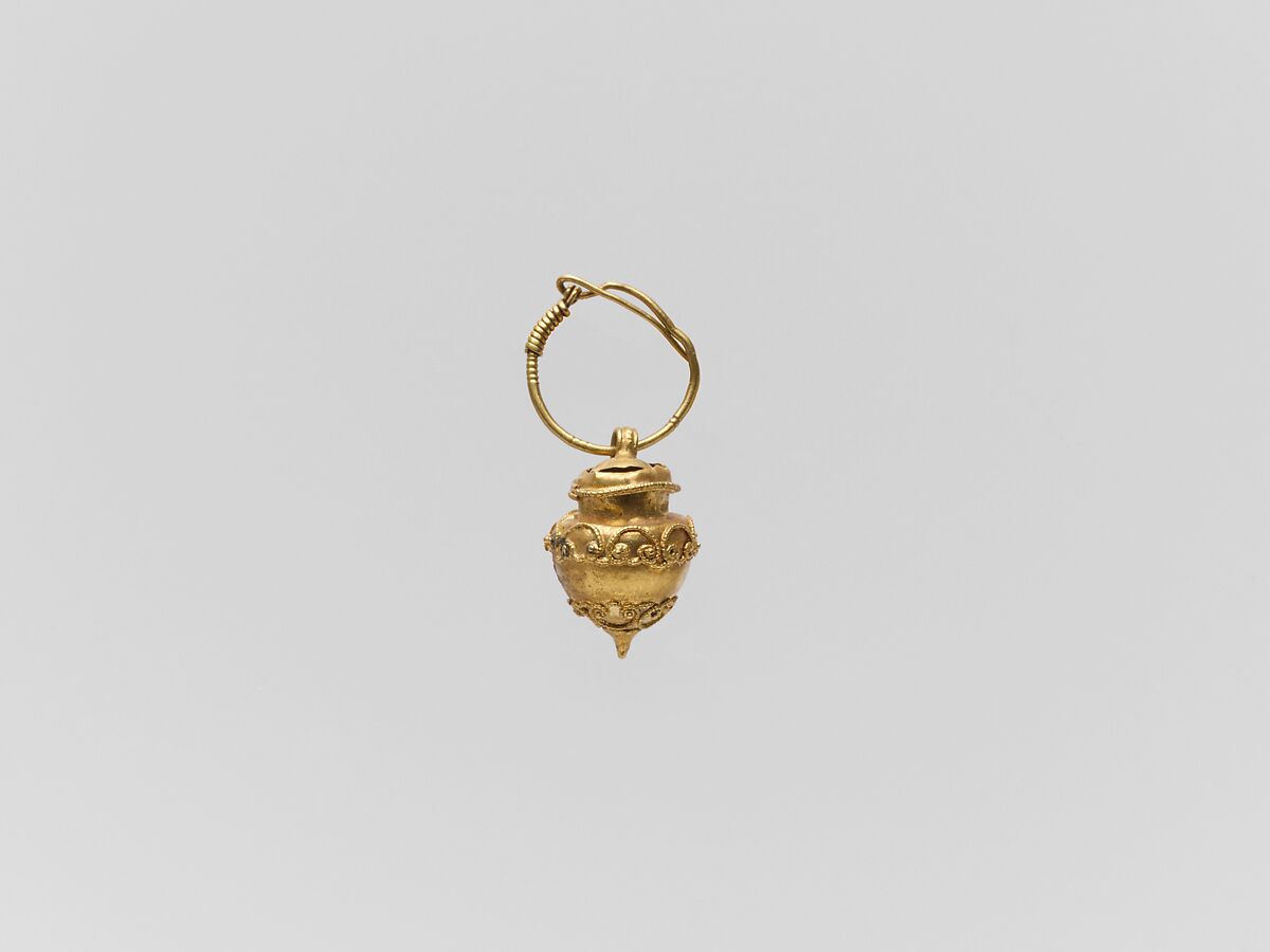 Gold vase-shaped pendant, Gold, Cypriot or Greek 
