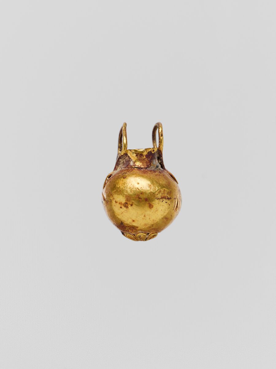 Gold pendant in the form of a vase, Gold, Greek or Cypriot 