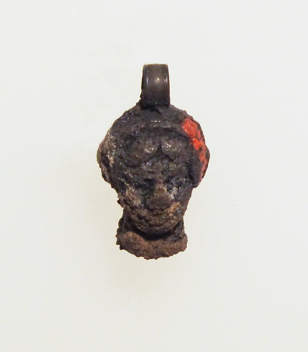 Silver pendant in the form of a woman's head, Silver 