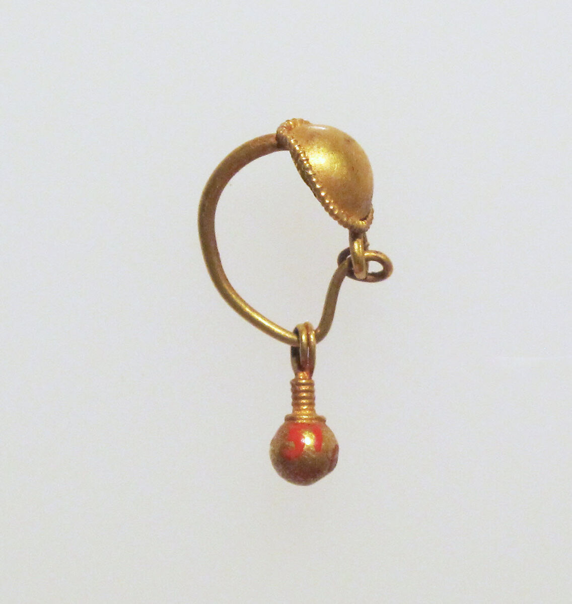 Gold earring with disc and pendant, Gold, Roman 