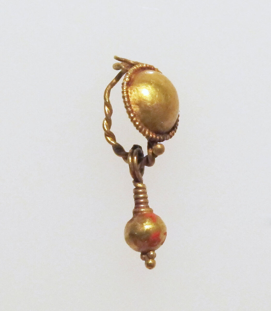 Gold earring with disc and pendant, Gold, Roman 