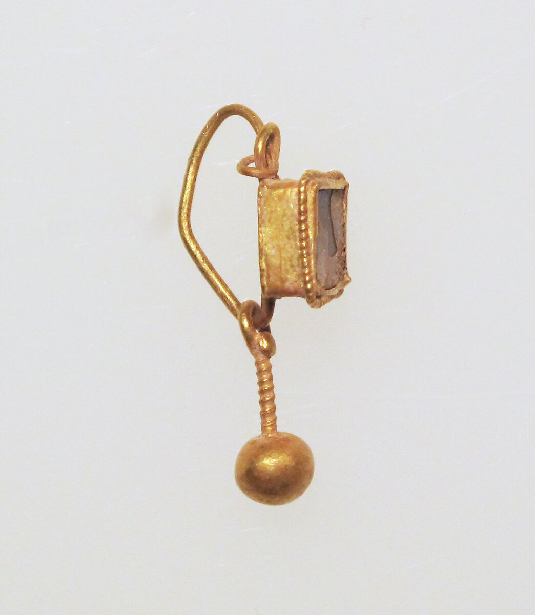 Earring with ball pendant and paste setting, Gold, glass paste, Roman 