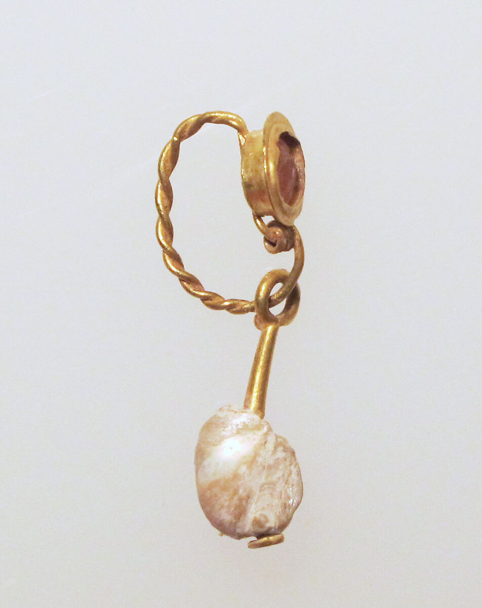 Gold earring with sard setting and pearl pendant, Gold, Roman 