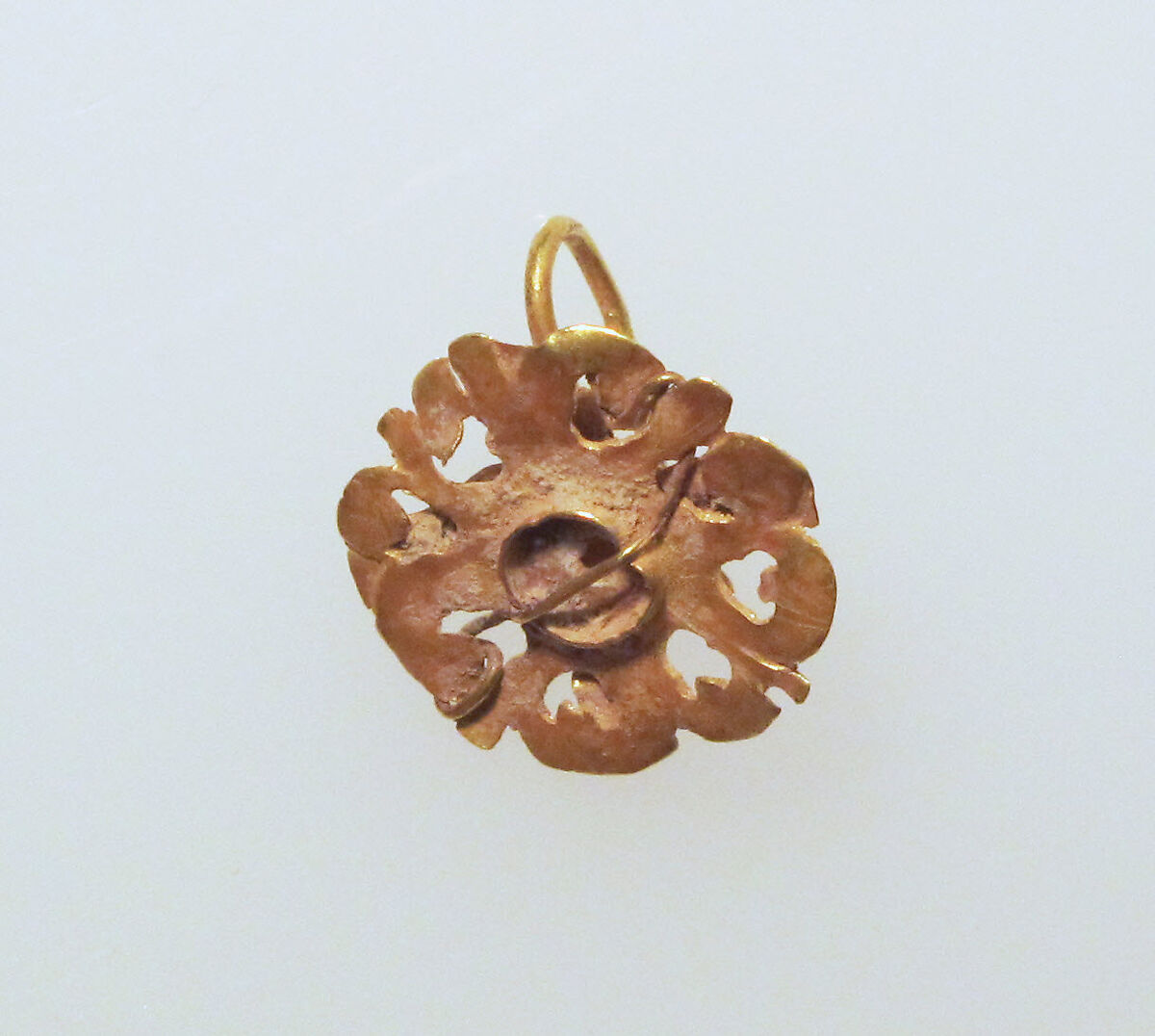 Gold earring with rosette disk, Gold, Roman 