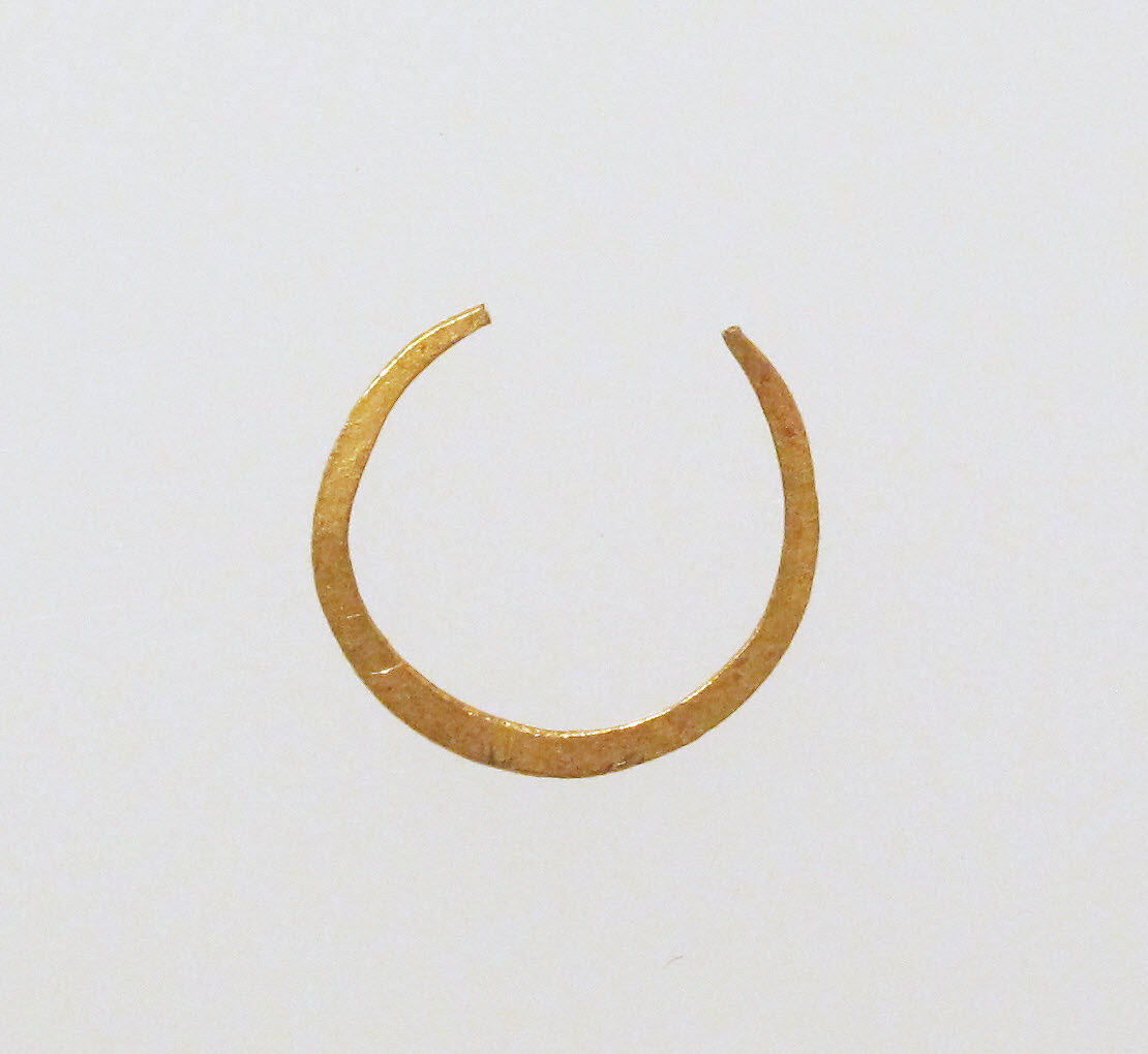Earring-loop type, hammered flat, Gold 