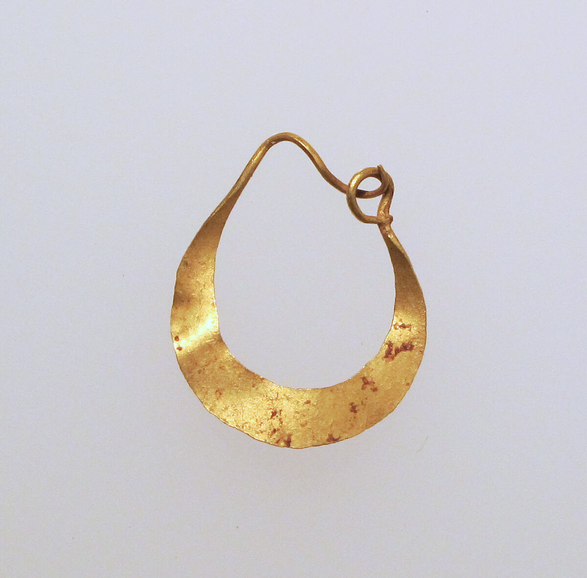 Earring, crescent-shaped, Gold 