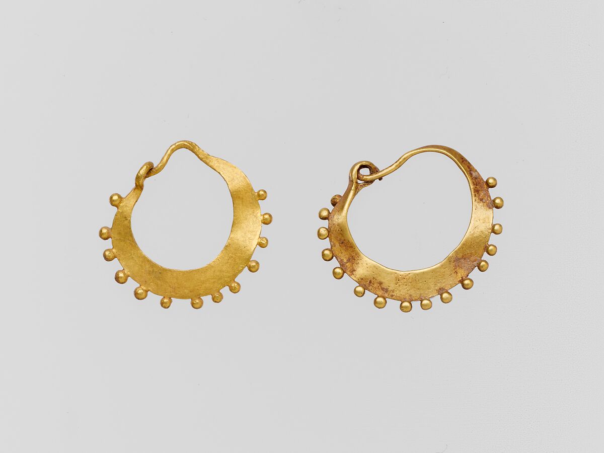 Earring, crescent-shaped, decorated, Gold, Roman 