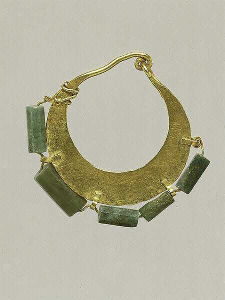 Gold and variscite earring (one of a pair), Gold, chalcedony, Roman, Cypriot