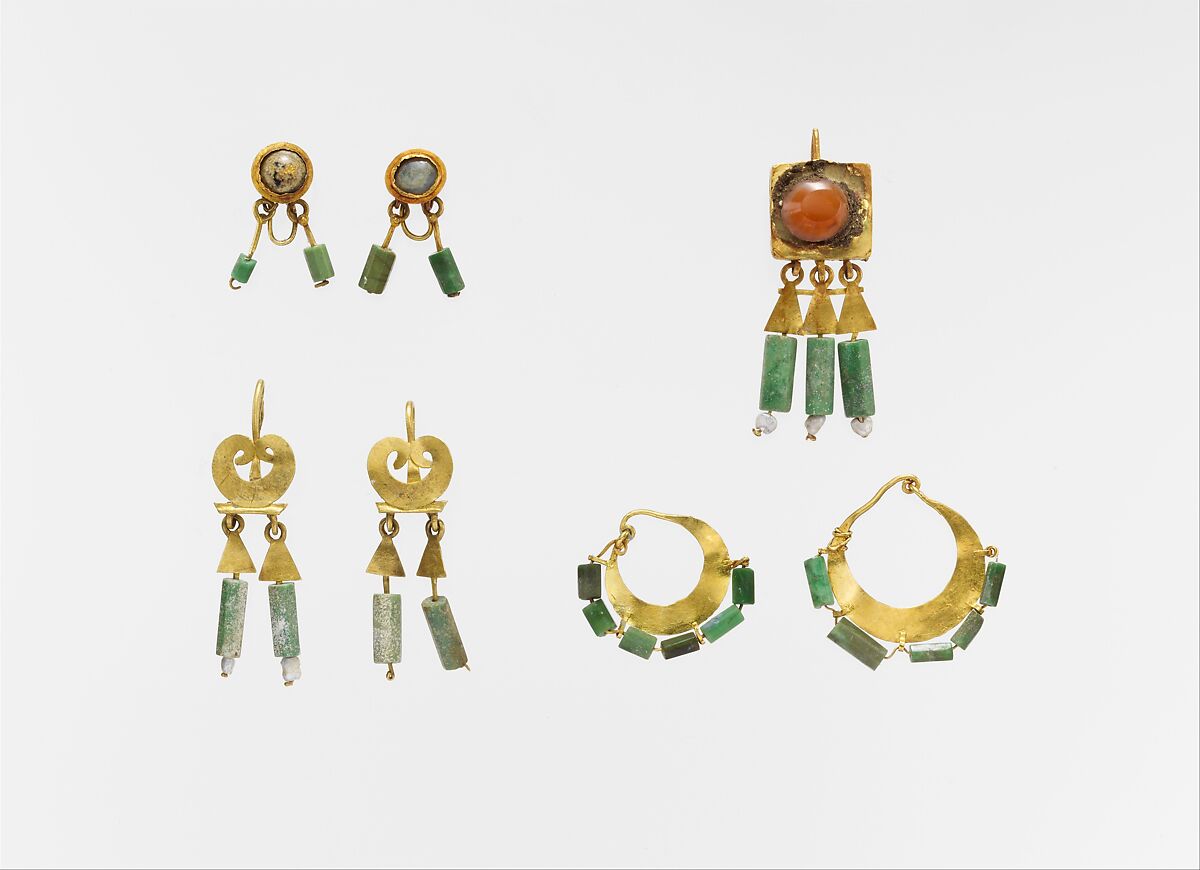 Gold and variscite earring (one of a pair), Gold, chalcedony, Roman, Cypriot