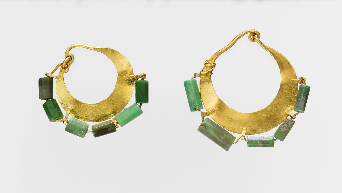 Gold and variscite earring (one of a pair), Gold, chalcedony, Roman, Cypriot