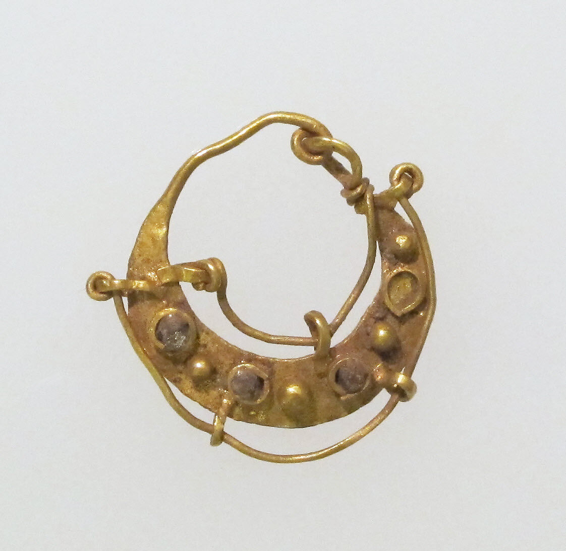 Earring, crescent-shaped, Gold