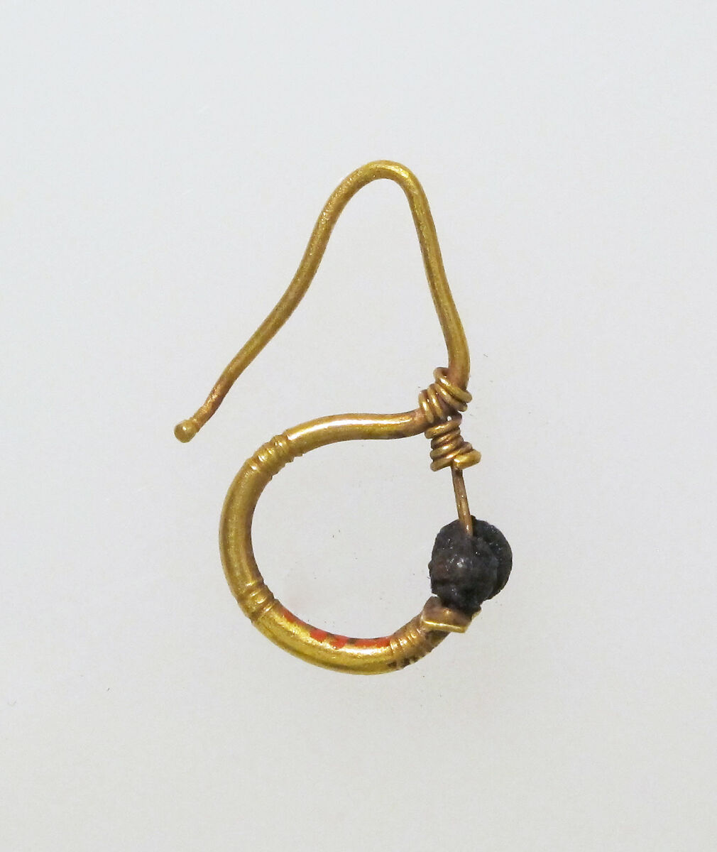 Earring, delta-shaped with beads, Gold, silver 