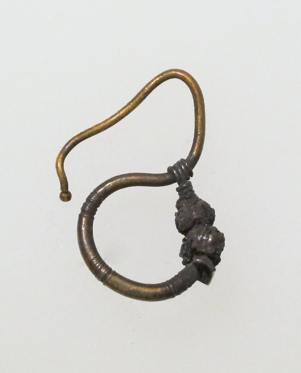 Earring, delta-shaped with beads, Gold, silver 